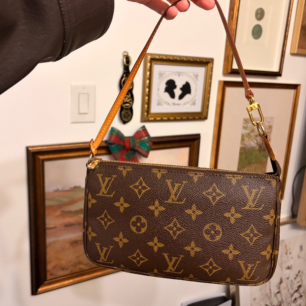 SOLD 📍Louis Vuitton Bag Pochette